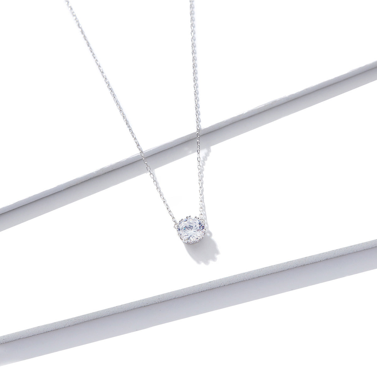 SOLITAIRE Necklace