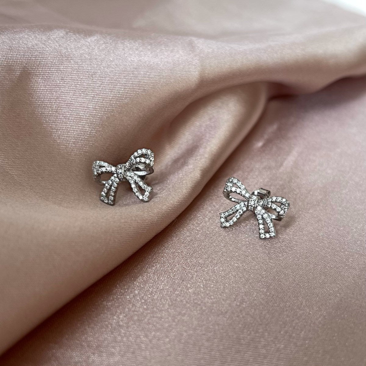 Bow Stud Earring