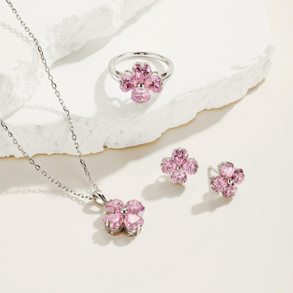 FLOWERHEART Necklace