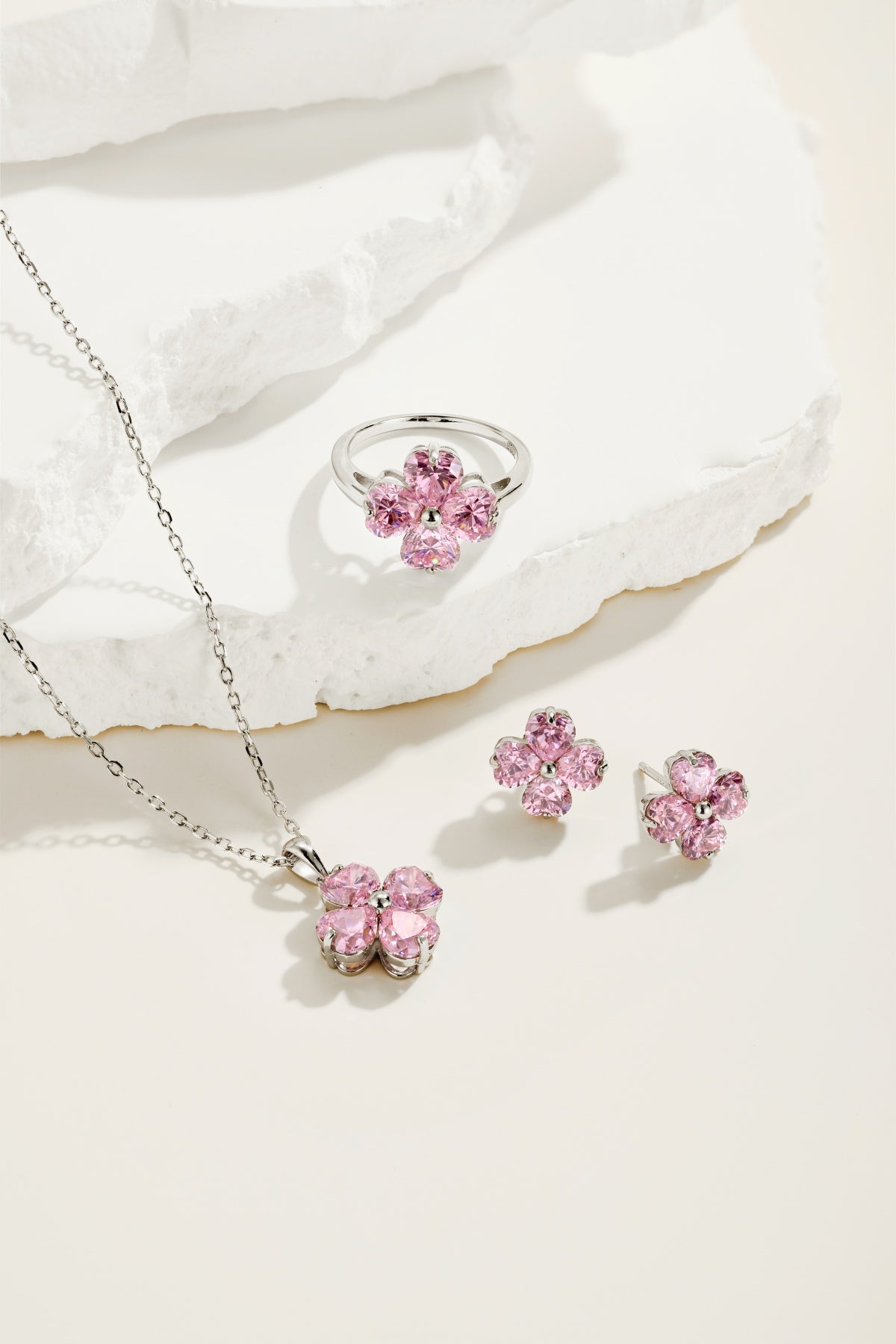 FLOWERHEART Necklace